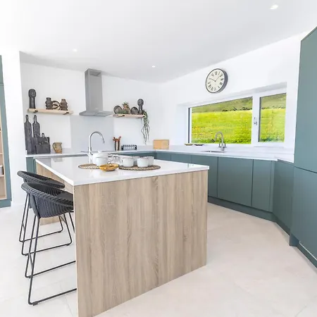 فيلة Golden View